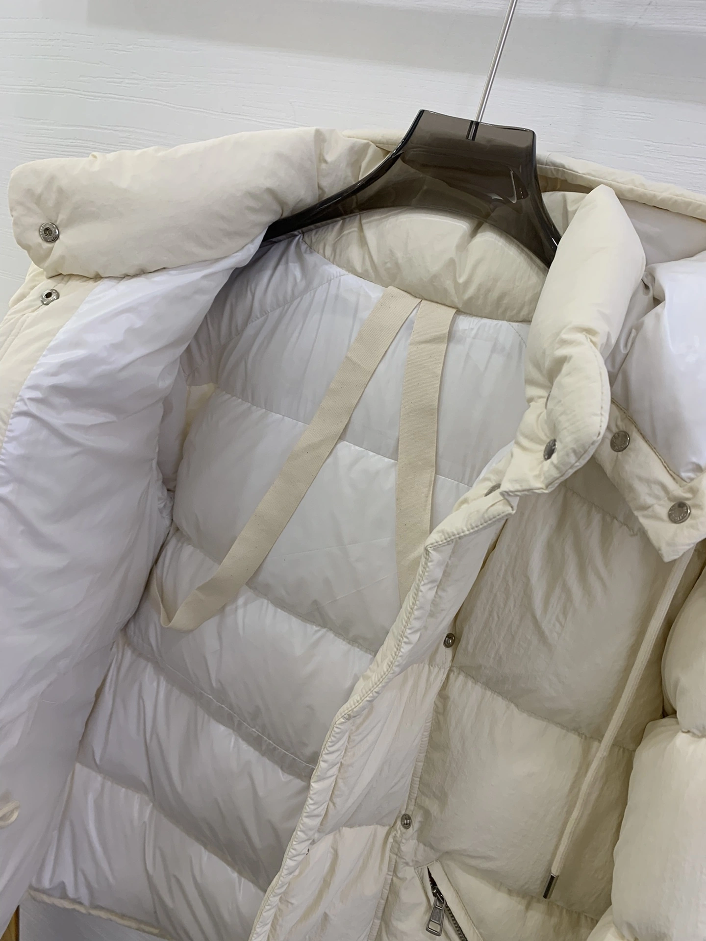 WG.Luxury-- 7o9385r Nylon White goose down 2Colour item:D-F409K0110-2
